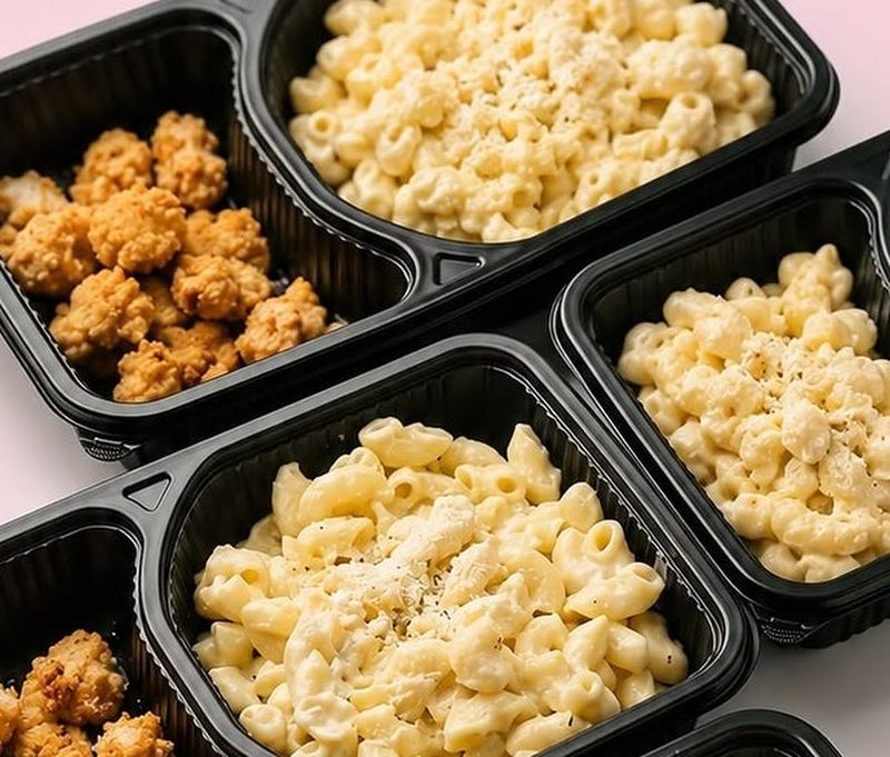 Set chicken carbonara macaroni dengan chicken popcorn