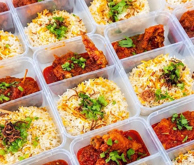 Set nasi minyak butter dengan ayam masak merah